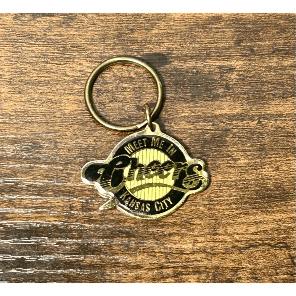 Vintage Cheers Bar “Meet Me in Kansas City” Black Metal Keychain